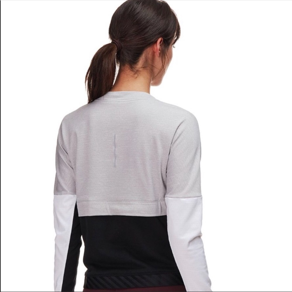 NWT Nike Therma Sphere Long- Sleeve Top - Picture 3 of 5